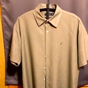 Mens short sleeve shirt